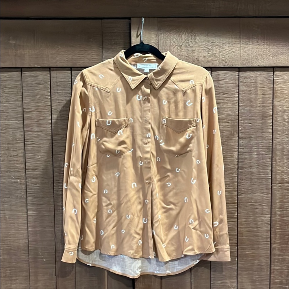 Hippie rose Tan Button-Up Shirt with Horseshoe Pattern